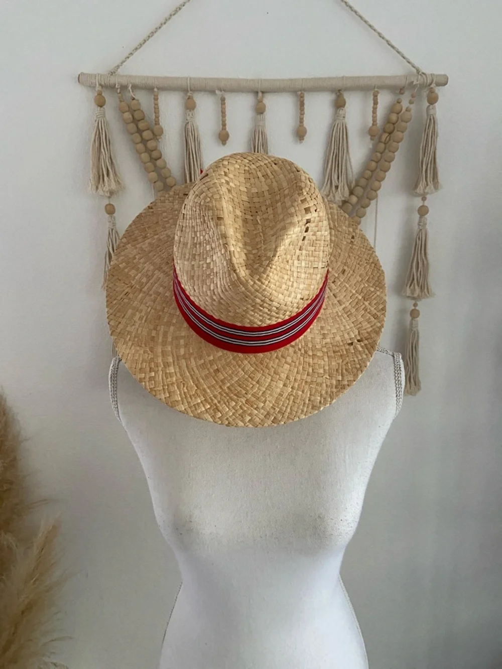 Forever 21 straw hat neutral tan woven summer hat with red ribbon band 57 cm M/L